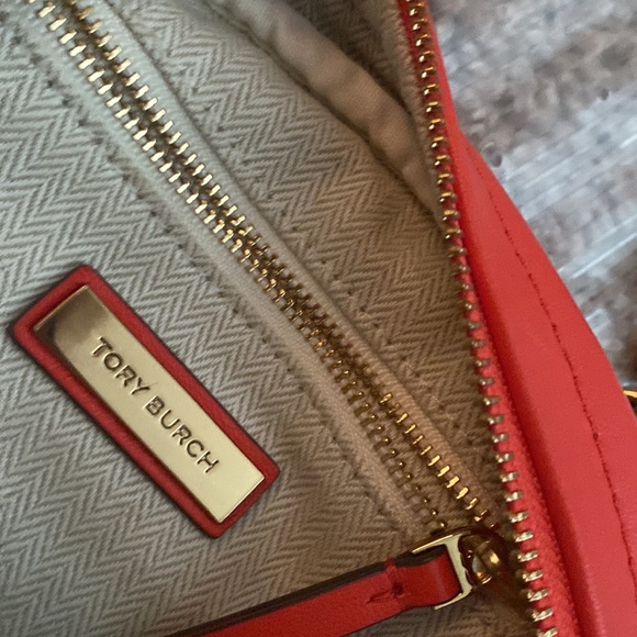 100% authentic Tory Burch chevron crossbody - Picture 5 of 5